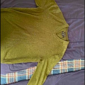 Daniel Cremieux v neck sweater